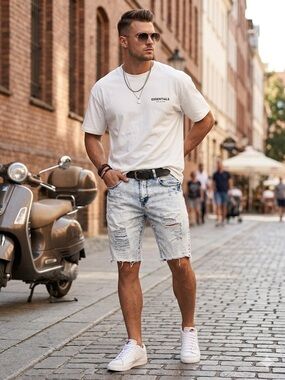 Rue 21 Premium Above Knee Supreme Flex Light Acid Wash Denim Ripped Shorts 32.